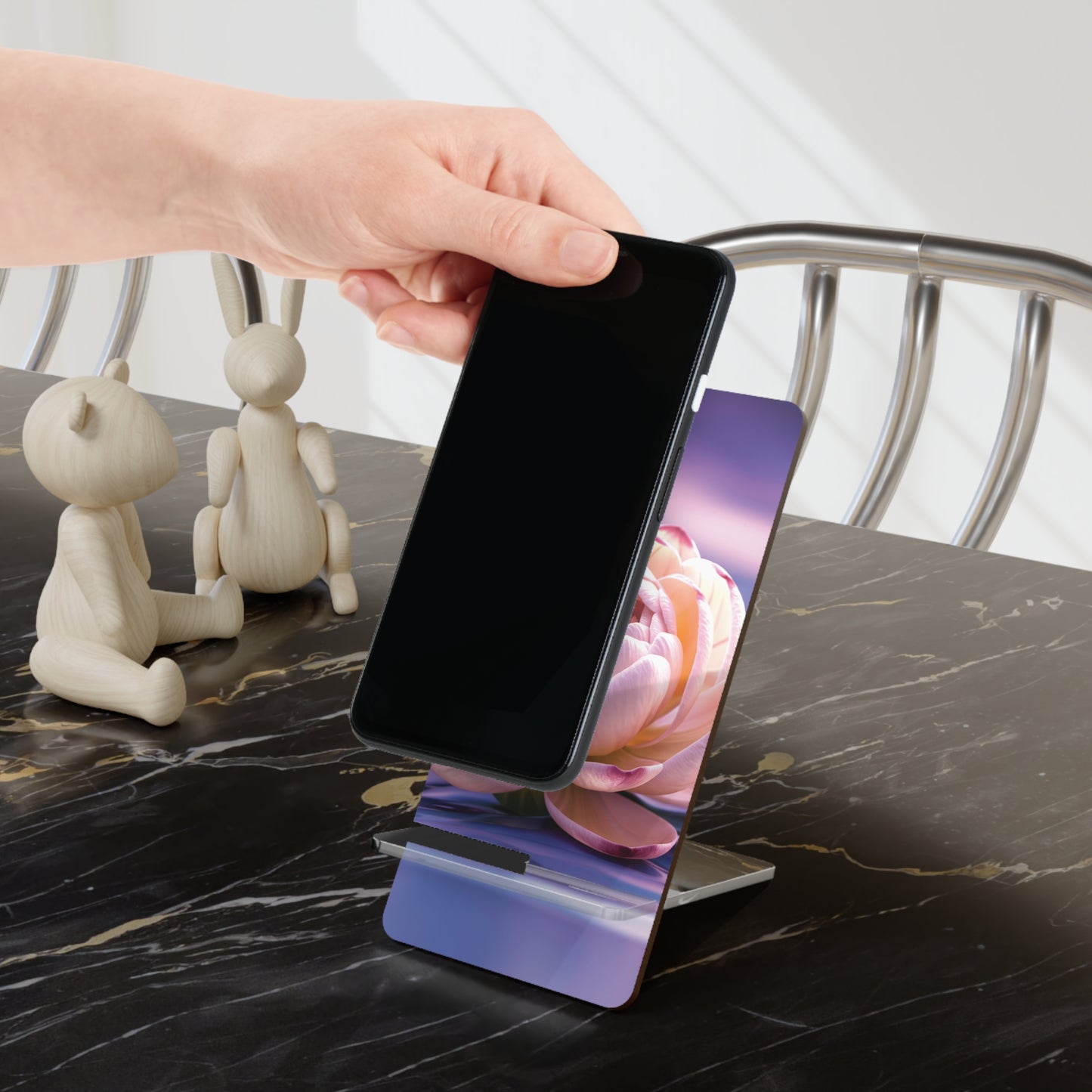 Lotus Serenity - Display Stand for Smartphones