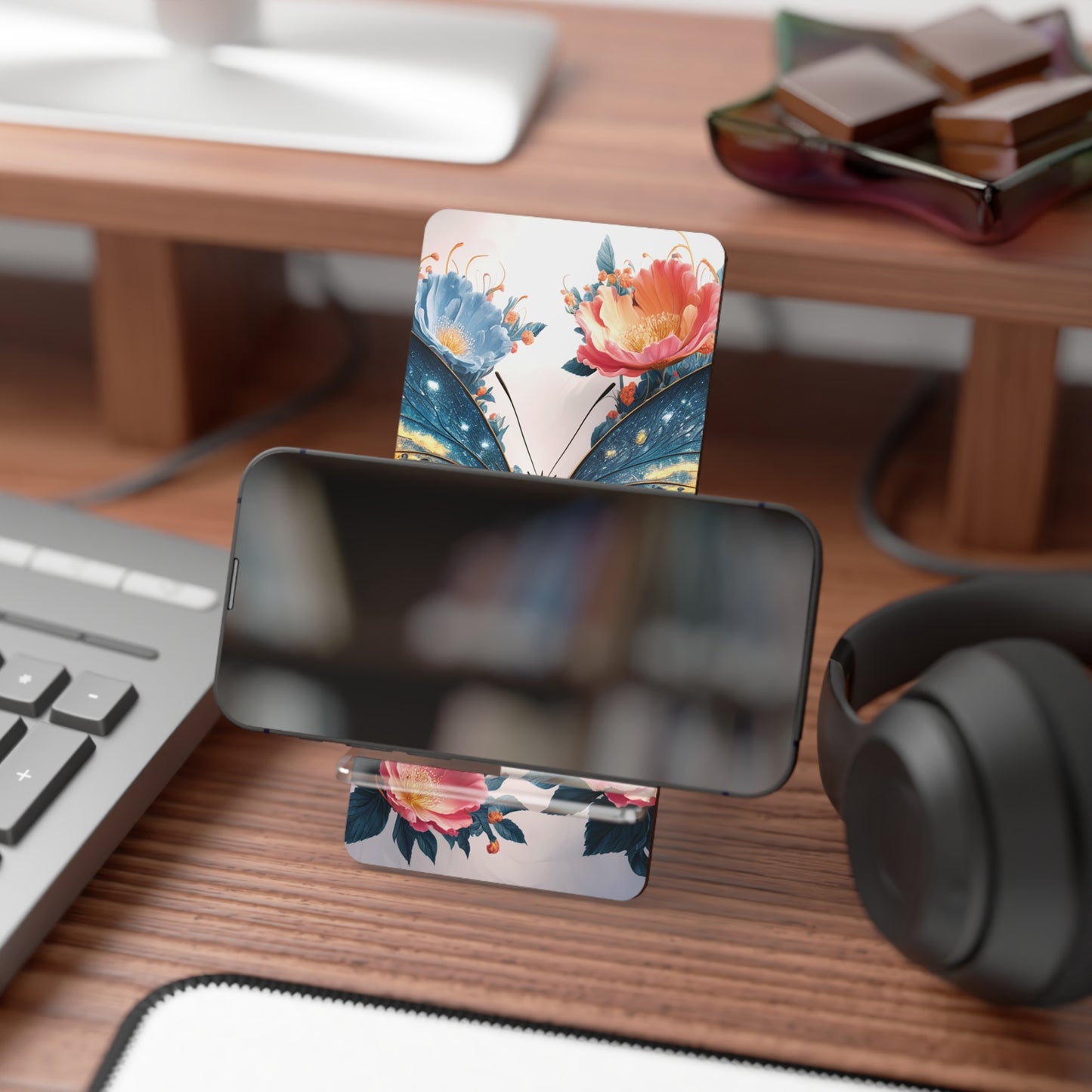 Fluttering Beauty - Display Stand for Smartphones