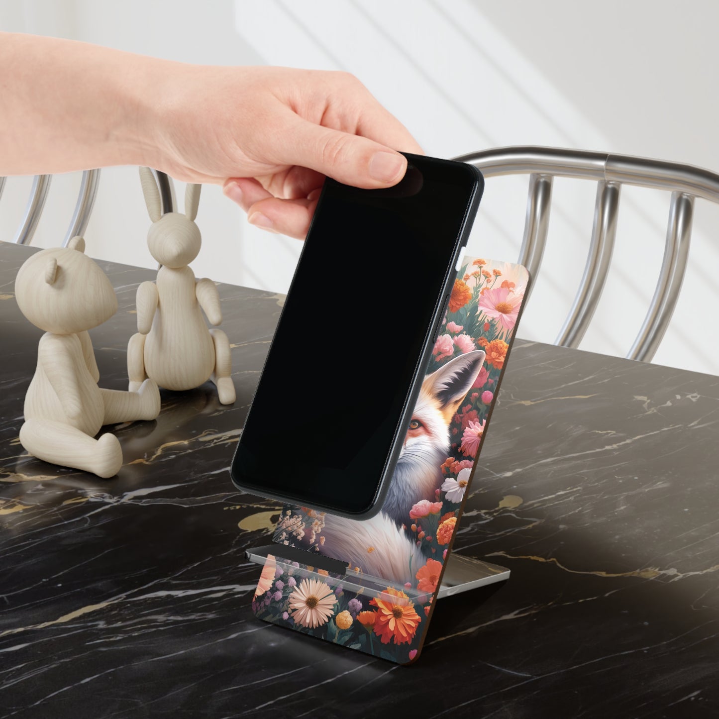 Kitsune Amongst Flora - Display Stand for Smartphones