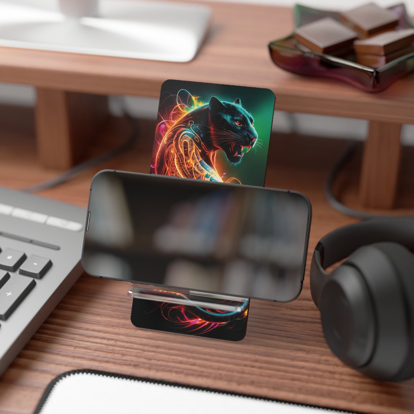 Radiant in the Darkness - Mobile Display Stand for Smartphones