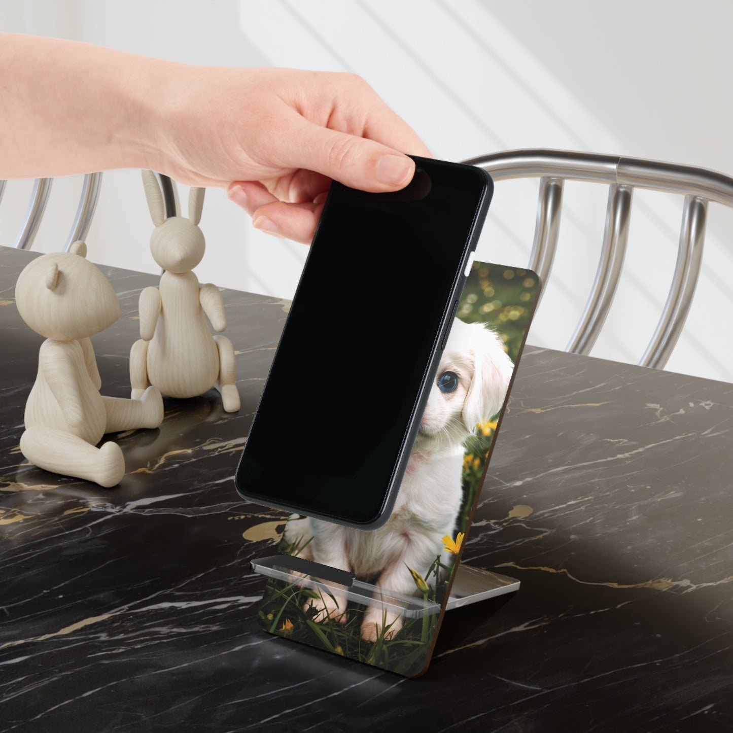 Staring Back at Me (Dog Version) - Display Stand for Smartphones