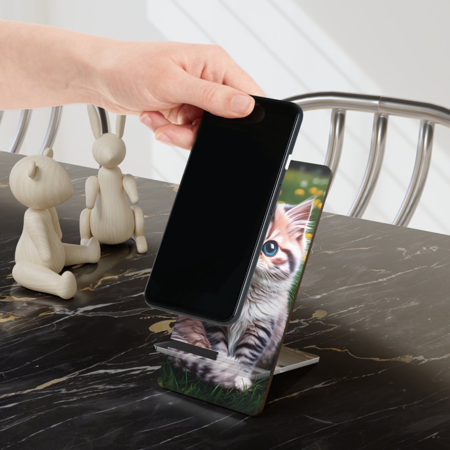 Staring Back at Me (Cat Version) - Display Stand for Smartphones