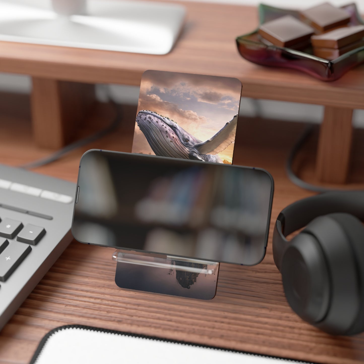 Skywhale Isle - Display Stand for Smartphones