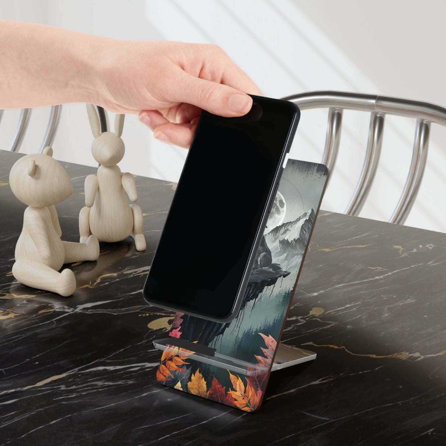 Lone Wolf's Call - Display Stand for Smartphones