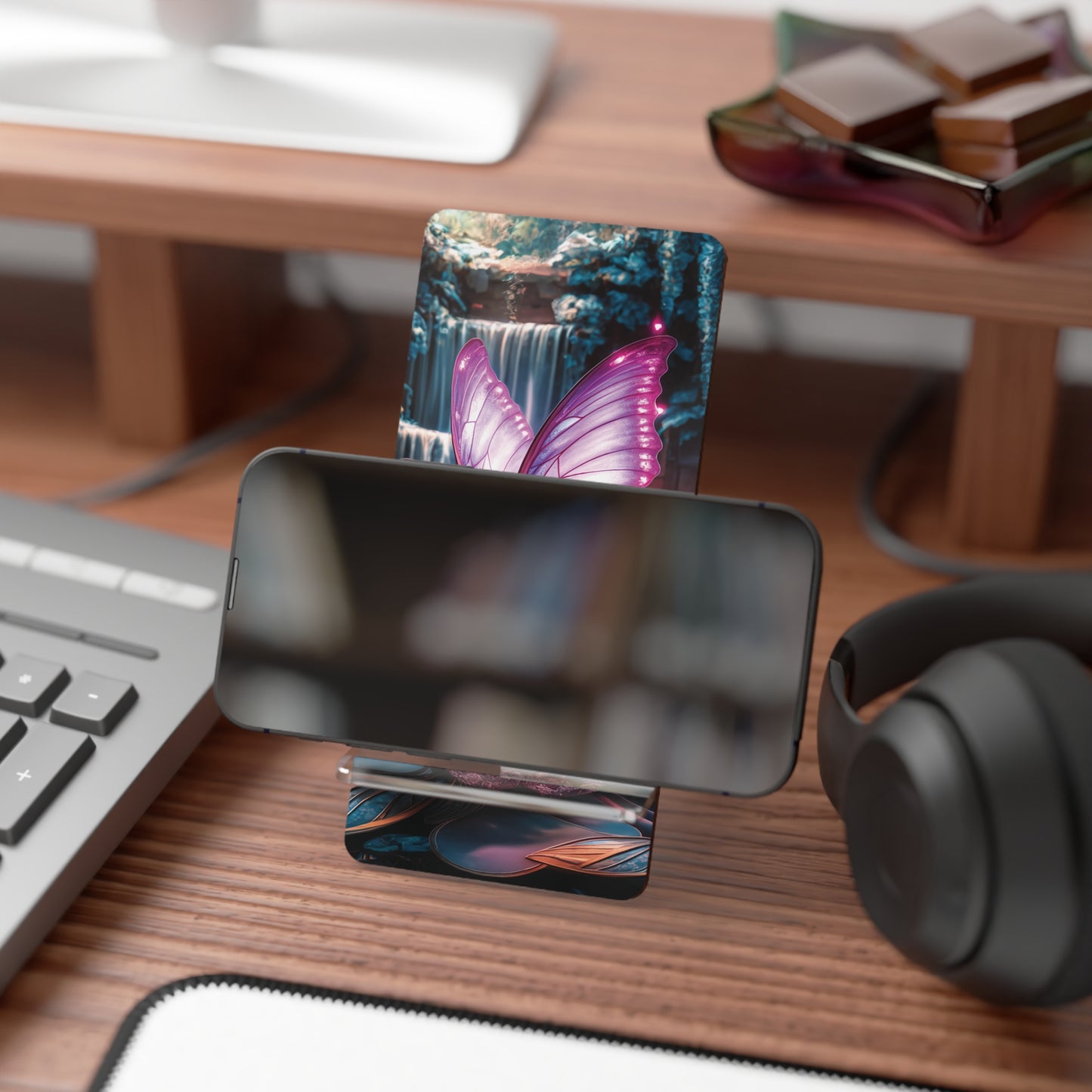 Fluttering into Fantasy - Display Stand for Smartphones